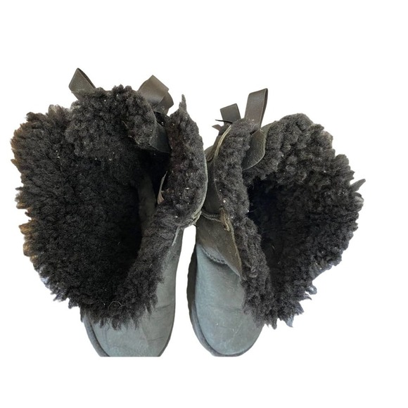 GUC! Ugg Bailey Bow II Boot Black Suede Size 4 - Picture 5 of 6